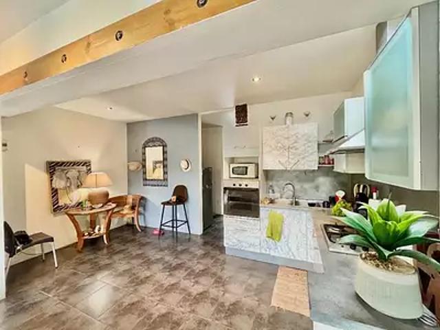 Saint Gilles Les Hauts 97435 Achat / Vente maison 13 pièces t13 au dernier étage parking