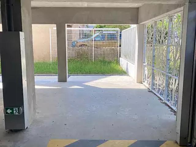Saint Herblain 44800 Location parking au dernier étage