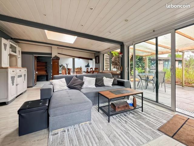 SAINT HERBLAIN 44 PROCHE COMMODITES ET GRANDS AXES MAISON FAMILIALE AVEC GITE ET ANNEXES SUR 1941M²
