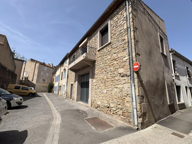 Saint Hilaire maison de village en pierre fraîchement rénovée 74.28m2