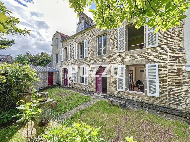 Saint Hilaire Du Harcouët MAISON EN PIERRE PROXIMITE DES SERVICES
