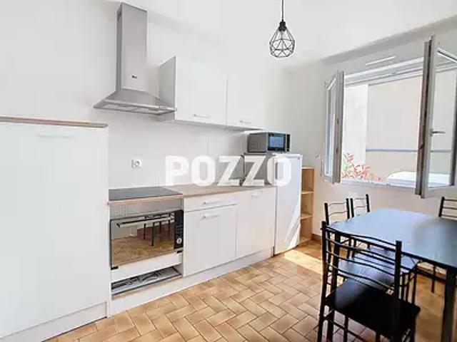 Saint Hilaire du Harcouët 50600 Location appartement 1 pièce t1 au dernier étage