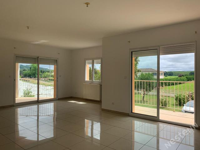 Saint Hilaire de Lusignan Maison 185m² avec jardin et garage!