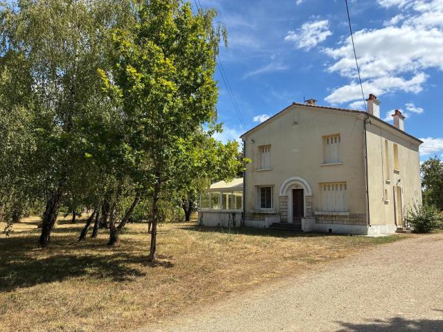 Saint Hilaire la Palud Location Maison 79