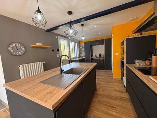 Saint Hippolyte 17430 Achat / Vente maison 5 pièces t5 piscine terrasse