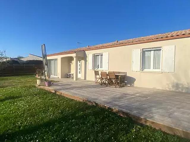 Saint Hippolyte 17430 Achat / Vente maison 6 pièces t6 au dernier étage terrasse