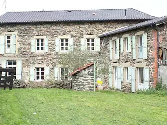 Saint Hostien 43260 Achat / Vente maison 11 pièces t11 jardin
