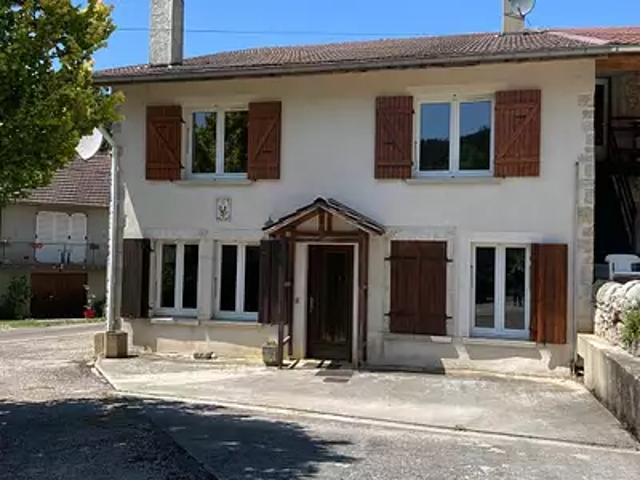 Saint Hymetière sur Valouse 39240 Location maison 5 pièces t5