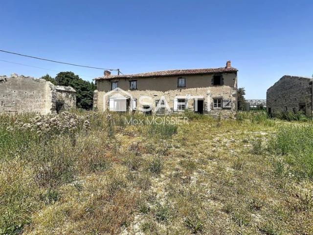 Saint Ignat – Fort potentiel ! Maison à rénover entièrement sur un terrain de 1 068 m². Un projet idéal pour les passionnés de rénovation et les investisseurs en quête d'opportunités