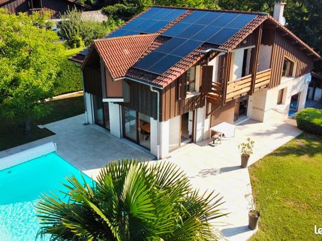 SAINT ISMIER – Maison de 160 m² sur terrain plat de 1 253 m² avec piscine et vue Belledonne