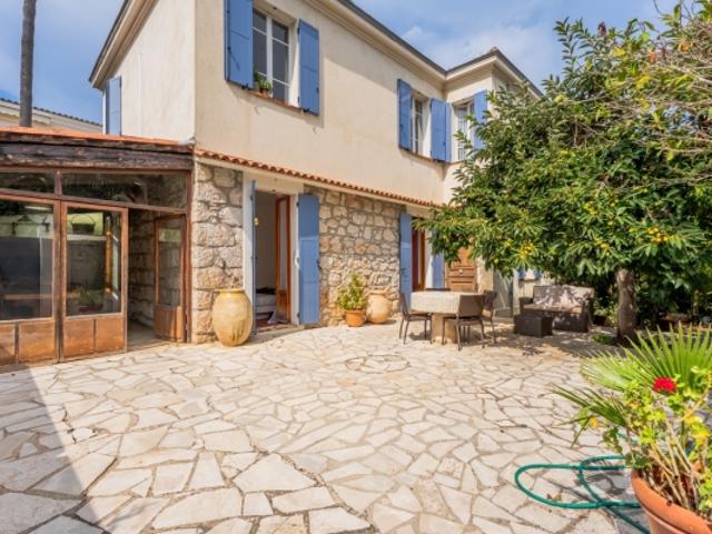 SAINT JEAN CAP FERRAT CENTRE VILLAGE MAISON DE 131M² A VENDRE TERRASSE PLEIN SUD FORT POTENTIEL