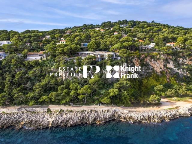 SAINT JEAN CAP FERRAT: Avec accès privatif à la mer!