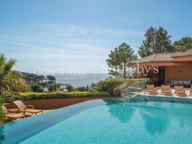 Saint Jean Cap Ferrat, domaine privé avec deux villas, parc paysager, piscine à débordement