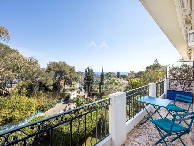 Saint Jean Cap Ferrat Penthouse rénové avec vue mer 74m² Saint Jean Cap Ferrat