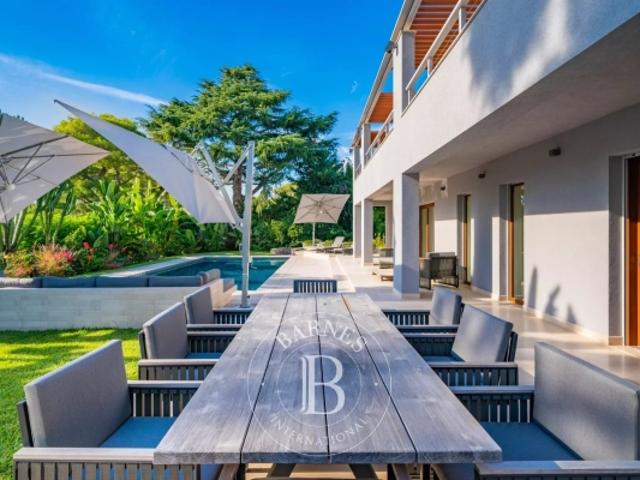 SAINT JEAN CAP FERRAT VILLA RENOVÉE A NEUF PROCHE DU GRAND HÔTEL