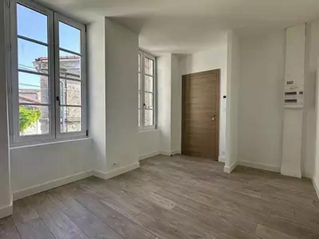Saint Jean d'Angély 17400 Achat / Vente appartement 2 pièces t2