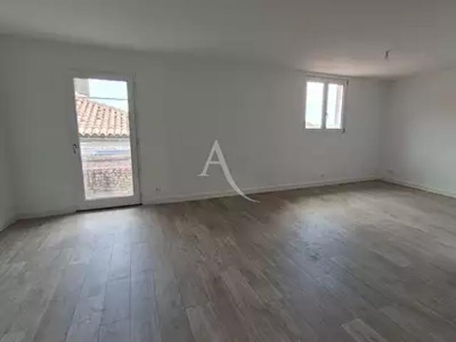 Saint Jean d'Angély 17400 Achat / Vente appartement 2 pièces t2