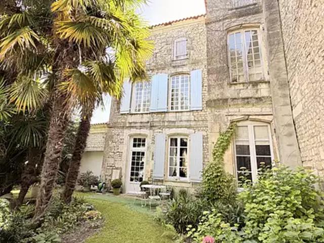 Saint Jean d'Angély 17400 Achat / Vente maison 10 pièces t10