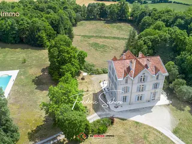 Saint Jean d'Angély 17400 Achat / Vente maison 13 pièces t13 piscine parking