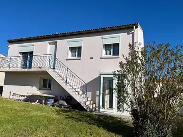 Saint Jean d'Angély 17400 Achat / Vente maison 4 pièces t4 jardin balcon