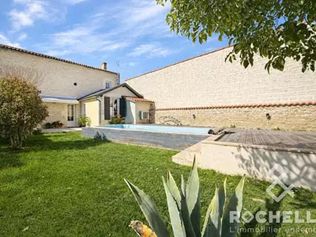 Saint Jean d'Angély 17400 Achat / Vente maison 4 pièces t4 piscine terrasse