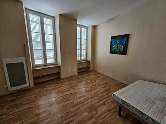 Saint Jean d'Angély 17400 Achat / Vente maison 4 pièces t4 terrasse cave