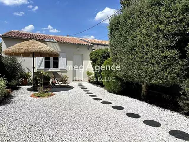 Saint Jean d'Angély 17400 Achat / Vente maison 7 pièces t7 terrasse cave
