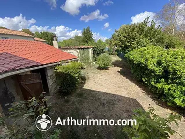 Saint Jean d'Angély 17400 Achat / Vente maison 8 pièces t8