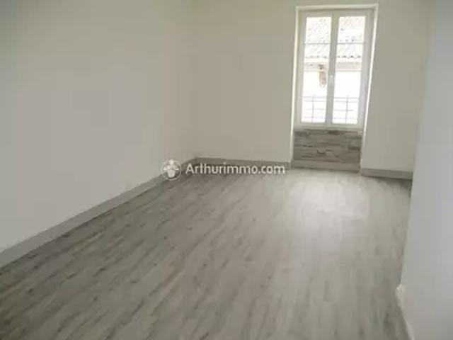 Saint Jean d'Angély 17400 Location appartement 1 pièce t1