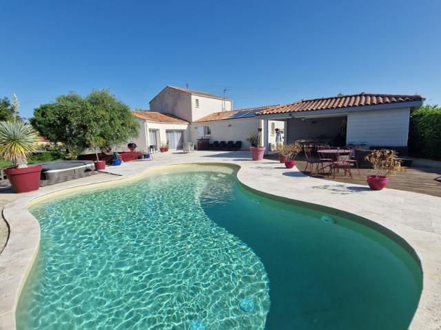Saint Jean d'Angély Vente Maison 17