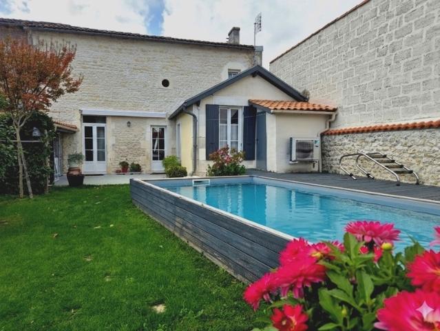 Saint Jean d'Angély Vente Maison 17