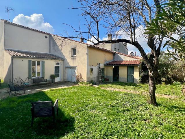 Saint Jean d'Angély Vente Maison 17