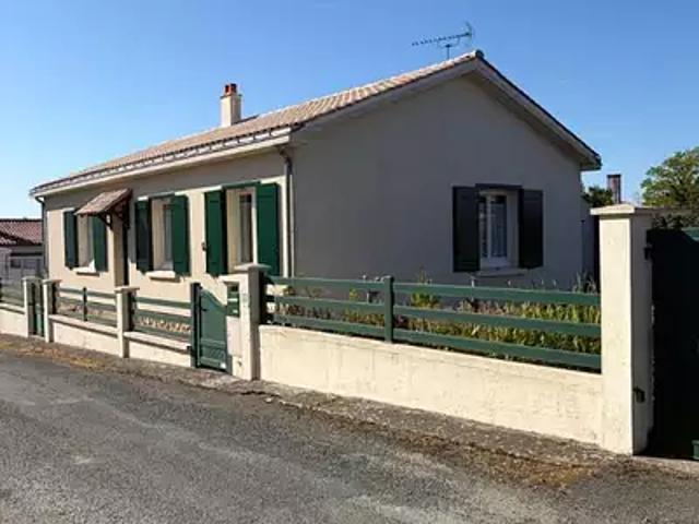 Saint Jean de Beugné 85210 Achat / Vente maison 5 pièces t5 jardin