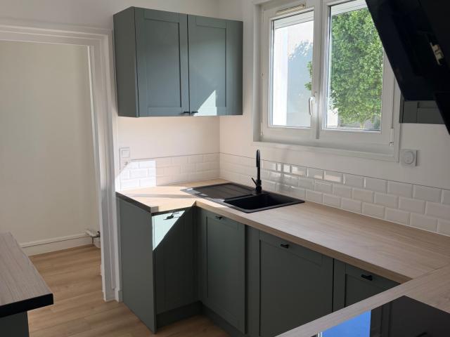 SAINT JEAN DE BRAYE DANS RESIDENCE T4 RENOVE 81.43 m²