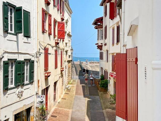 Saint Jean de Luz Appartement 3 pièce s avec ascenseur 50 m de la plage