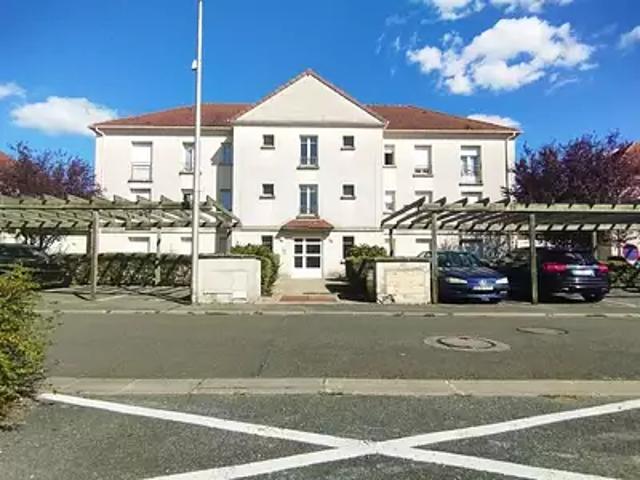 Saint Jean de la Ruelle 45140 Location appartement 3 pièces t3 balcon