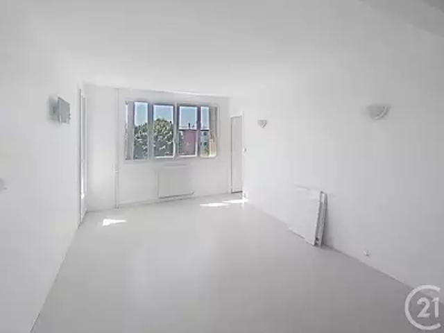 Saint Jean de la Ruelle 45140 Location appartement 3 pièces t3 cave balcon