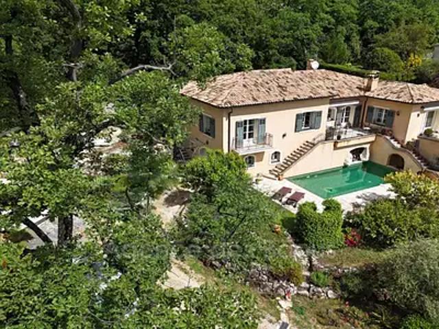 Saint Jeannet 06640 Achat / Vente maison 7 pièces t7 piscine parking