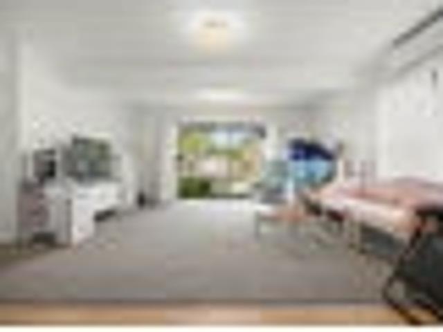 Saint Johns, 3 bedrooms, $645 pw
