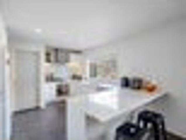 Saint Johns, 3 bedrooms, $695 pw