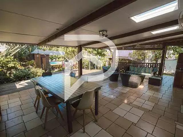 Saint Joseph 97480 Achat / Vente maison 6 pièces t6 au dernier étage piscine