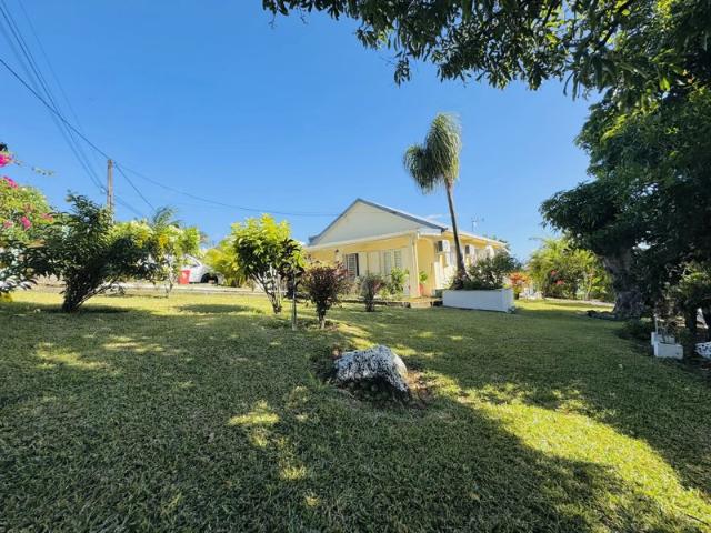 SAINT JOSEPH – MAISON F3/4 PLAIN PIED AVEC JARDIN – PROCHE DU CENTRE
