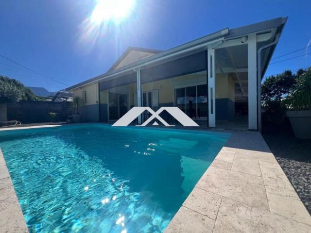 SAINT JOSEPH QUARTIER DES JACQUES | Villa avec piscine, vue