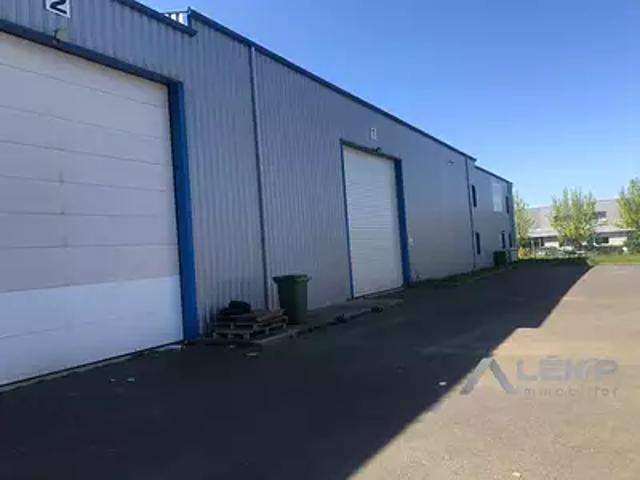 Saint Jouan des Guérets 35430 Location divers parking