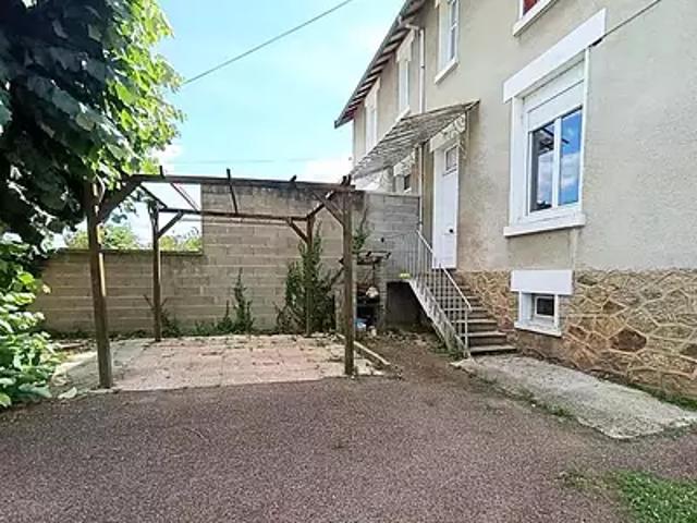 Saint Junien 87200 Achat / Vente maison 3 pièces t3 au dernier étage parking