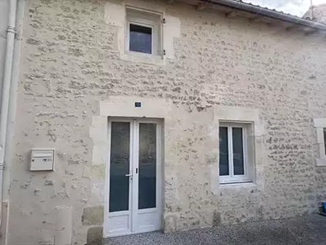 Saint Julien de l'Escap 17400 Location maison 2 pièces t2