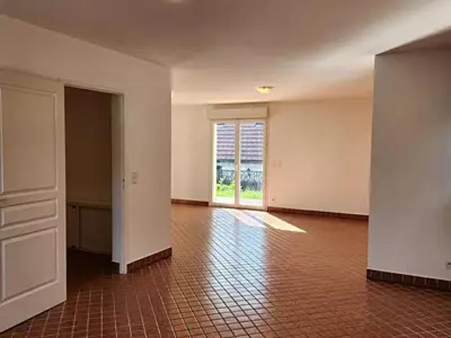 Saint Julien en Genevois 74160 Location maison 6 pièces t6 terrasse parking