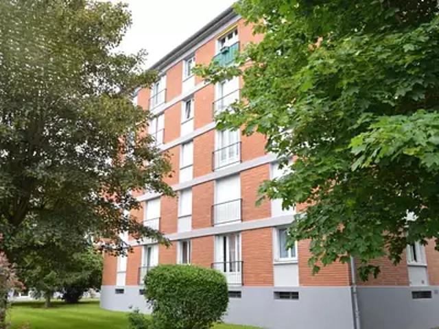 Saint Julien les Villas 10800 Location appartement 2 pièces t2 piscine cave