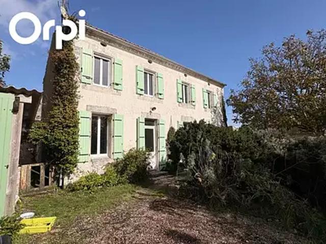 Saint Just Luzac 17320 Achat / Vente maison 4 pièces t4 jardin terrasse
