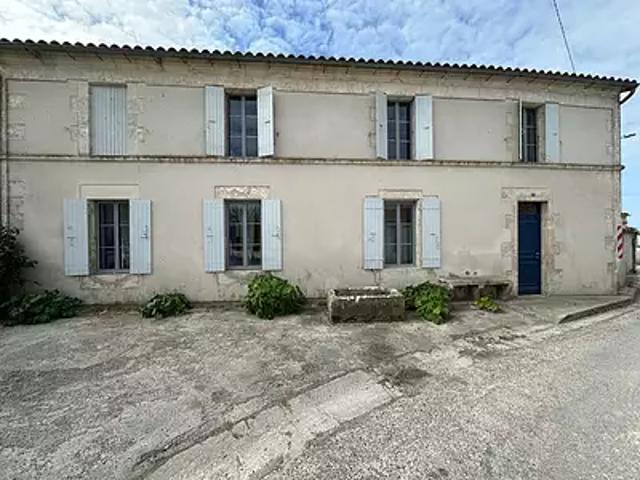 Saint Just Luzac 17320 Achat / Vente maison 5 pièces t5 au dernier étage terrasse